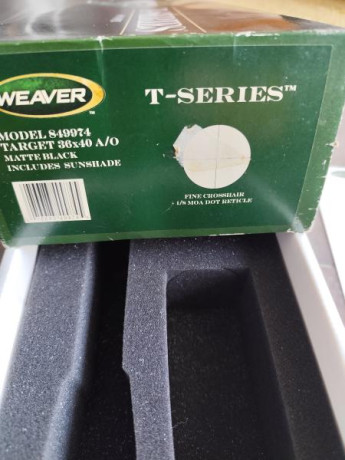 Se vende por 450€ este visor. Con su caja , documentación y accesorios originales, que venían cuando lo 20