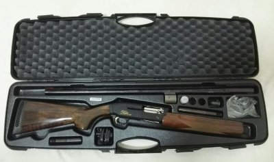 Escopeta Browning a estrenar ni un solo tiro calibre 12/76. Nueva 1000€ 02