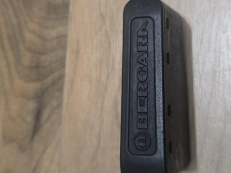 Vendo dos cargadores Bergara para el B14. En la foto aparecen los calibres de accion corta compatibles. 01