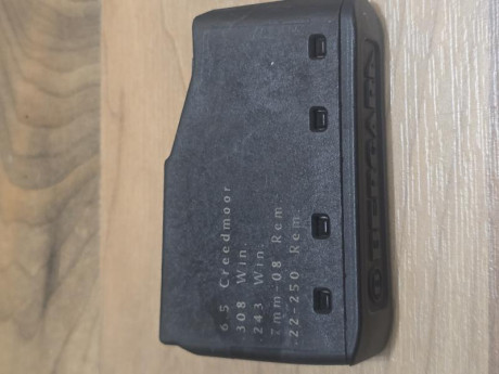 Vendo dos cargadores Bergara para el B14. En la foto aparecen los calibres de accion corta compatibles. 00