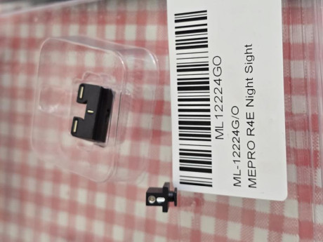 Miras de pistola MEPROLIGHT R4E  autoiluminadas. A estrenar. No se han usado. 95 euros. 00