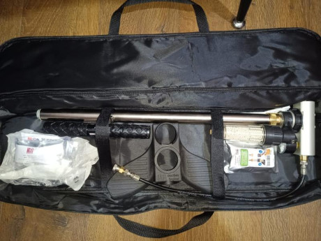 Bomba de alta presión, hasta 300 bares para cargar PCP.
Incluye sistema de filtro secante (Dry Pack) para 02