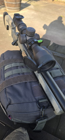 Buenos días.

Se vende rifle Bergara Premier Ridgeback en calibre 300 W.M.
Visor Vortex razor GenII 4.5 01