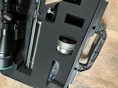 PARA INICIARSE EN EL PCP

Capacidad del depósito: 80cc.
Presión máxima de carga: 220 bares.
Manómetro 12