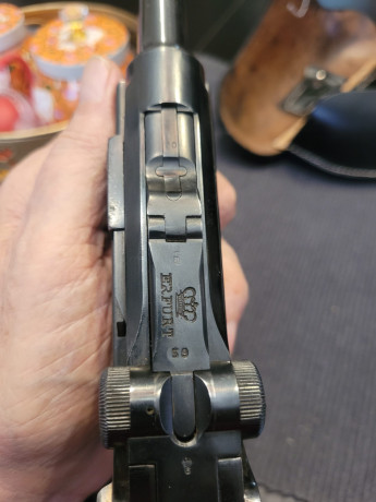 Un amigo vende una   Pistola Luger P-08 cal 9pb  

Estado de conservación aceptable para tiro deportivo. 11