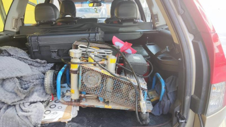 Esta en la provincia de Alicante
Funciona a corriente normal 220v
A pesar de estar visualmente un poco 01