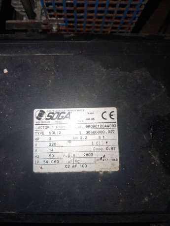 Esta en la provincia de Alicante
Funciona a corriente normal 220v
A pesar de estar visualmente un poco 00