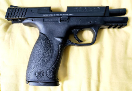 Vendo pistola S&W M&P 9mm, con poco uso, en su maletin original. 3 cargadores y 2 tipos de Grip. 00