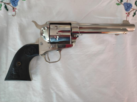 EN VENTA COLT SINGLE ACTION ARMY CON CAÑÓN 5"1/2.
ACABADO NICKEL.
ESTADO DE CONSERVACIÓN IMPECABLE 02