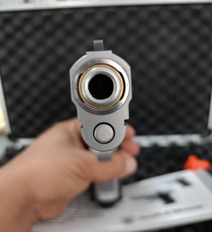 Buenas pongo ala venta una Smith wesson target champion de perfoman center de 5 pulgadas calibre 9 mm 02