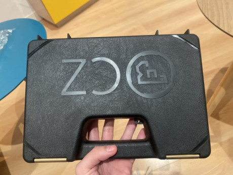 Vendo maletin o estuche de transporte para arma corta CZ. Es modulable y sirve para los modelos compactos 00
