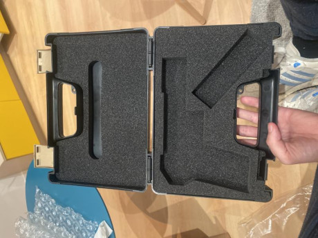 Vendo maletin o estuche de transporte para arma corta CZ. Es modulable y sirve para los modelos compactos 12