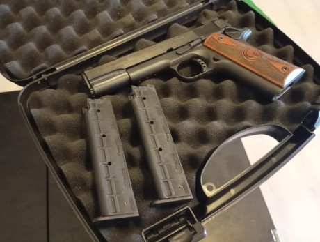 En venta maravillosa chiappa 1911-22 en calibre 22lr 
Usada solo para precision con una agrupacion muy 01