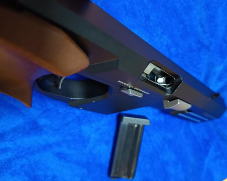 Vendo ésta magnifica Pistola Alemana Tesro en Cal. 22Lr. 
En estado impecable, como nueva y bien mantenida.

-Marca: 02