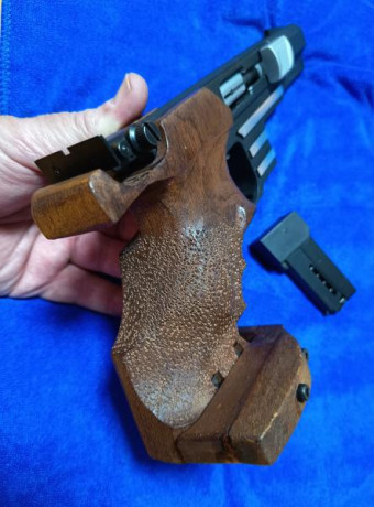 Vendo ésta magnifica Pistola PARDINI en Cal. 32 W.C.
En buenísimo estado, bien mantenida y conservada.
Yo 02