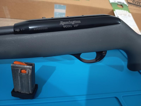 Se Vende esta carabina Semi-automática del Cal 22Lr.
La culata o armazón que soporta el arma es de material 02