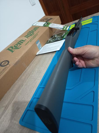 Se Vende esta carabina Semi-automática del Cal 22Lr.
La culata o armazón que soporta el arma es de material 11