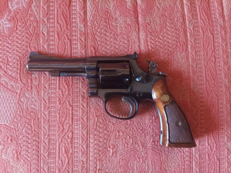 Buenas a todos.
Vendo revolver Smith & Wesson Mod. 15. en calibre.38
Es la versión de 4 pulgadas del 10