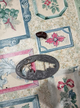 Buenas noches ,se venden cachas y hebilla para minirevolver   naa calibre 22 
40 €
Un saludo 00