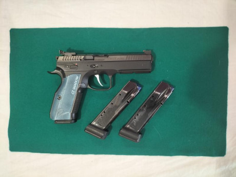 Vendo pistola CZ Shadow 2.
Estado impecable. Utilizada solo en precisión. 1200/1300 disparos aprox. 
Conjunto 02