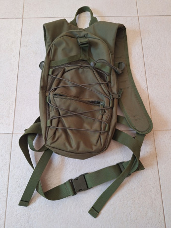 Mochila táctica, completamente nueva, sin usar,  Ideal para transportar armas pequeñas (Ex. Edgun Leshiy)
al 02