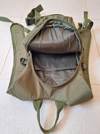 Mochila táctica, completamente nueva, sin usar,  Ideal para transportar armas pequeñas (Ex. Edgun Leshiy)
al 00