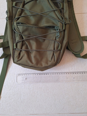 Mochila táctica, completamente nueva, sin usar,  Ideal para transportar armas pequeñas (Ex. Edgun Leshiy)
al 10