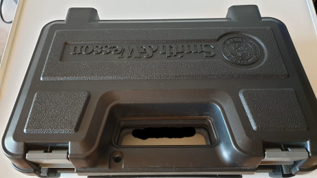 Un amigo vende la MP9 PROSERIES de su mujer muy nueva, con cuatro cargadores, posibilidad de equipo de 01