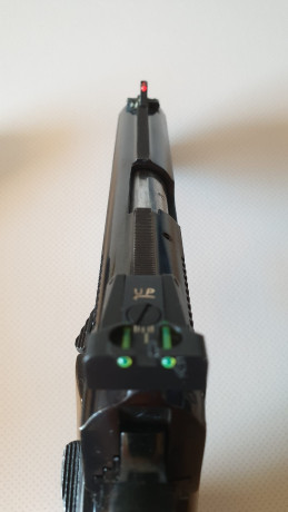 UN amigo vende dos pistolas Llama 9 Pb, dos cargadores cada una, caja original, muy poco uso. Una lleva 00