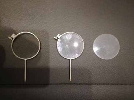 Buenas

VENTA de dos (2) cristales de óptica para aro de 40 mm. , de las gafas KNOBLOCH, planos y antireflejos, 00