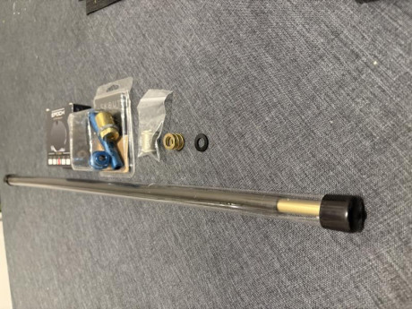 Vendo kit completo de cañón de 25”, cargador, empujadora y adaptadores calibre 6,35 (.25) para una carabina 11