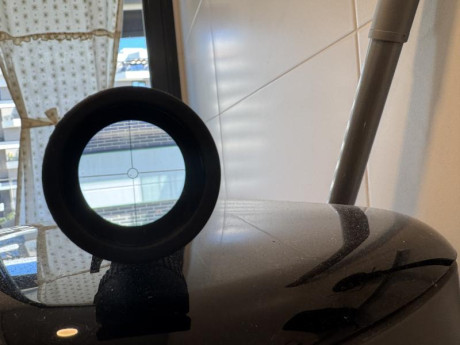 Visor Zeiss de 2.5-10x42. En muy buen estado. Con su caja y libros. Retícula con círculo central. Por 02