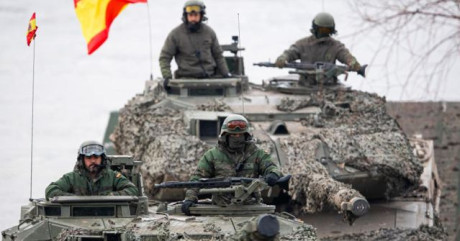 Hola a todos buenas noches.
Esto no va a ser uno de mis tochos cansinos y pesados, solamente hacer un 90