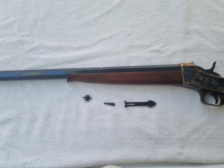 Hola se vende rifle ROLLING BLOCK DE PEDERSOLI calibre 45-70 con certificado de réplica antigua, esta 12