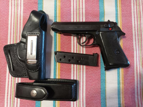 Vendo dos pistolas en perfecto estado de conservación y funcionamiento.
Como se puede ver se trata de 01