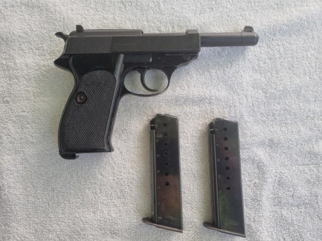 Se vende pistola Walther P38 del calibre 9 Parabellum con armazón de aluminio en buen estado. Precio 450 02