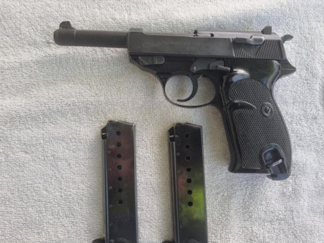 Se vende pistola Walther P38 del calibre 9 Parabellum con armazón de aluminio en buen estado. Precio 450 01