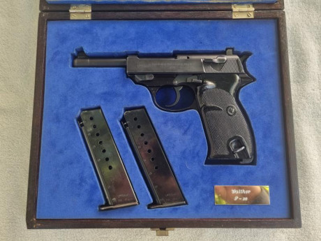 Se vende pistola Walther P38 del calibre 9 Parabellum con armazón de aluminio en buen estado. Precio 450 00