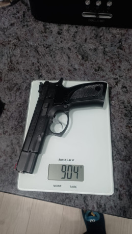 En venta CZ 75B, con kit de conversión Kadet del 22lr

Tiene miras LPA, maletines originales y los papeles 02