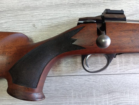 Vendo este rifle en estado normal para sus años. Lleva monturas fijas Talley.
El arma está en Gijón. Mando 02