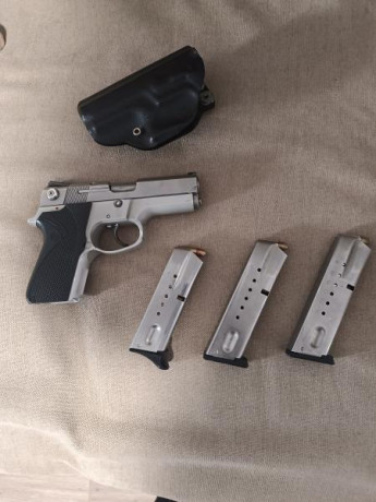 PISTOLA MUY CUIDADA, UNICO PROPIETARIO, VA CON TODO LO QUE SE VE, 550 EUROS PUESTA EN INTERVENCION EN 00