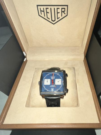 Hola compañeros 
En este momento pongo en venta un reloj que compré de capricho y no le doy uso…

Es el 01