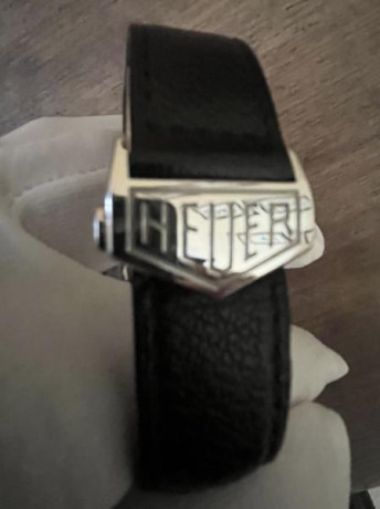 Hola compañeros 
En este momento pongo en venta un reloj que compré de capricho y no le doy uso…

Es el 00