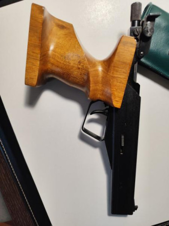 Pistola de 5 disparos Du10 en buen estado 

450 € 02