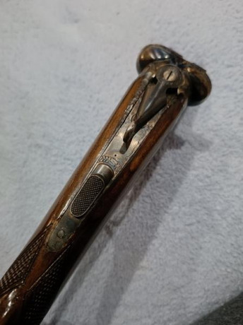 Vendo escopeta paralela corta marca Jabe del 12.

Largo total: 86 cm. sin la cantonera.
Cañones: 49'5 52