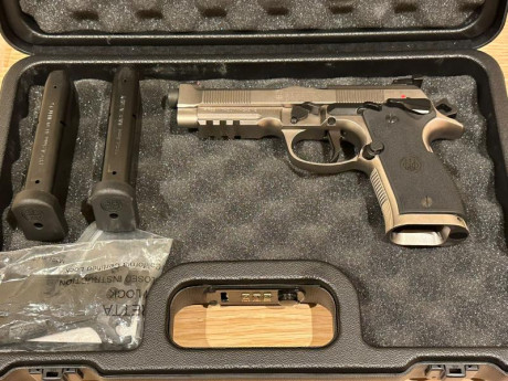 SE VENDE - BERETTA 92X Performance 9MM  (Parabellum) en estado impecable como nuevo.

Se compro para realizar 90