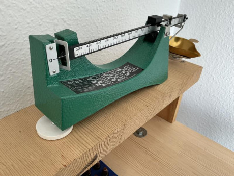 Se vende Balanza de la prestigiosa marca Americana RCBS para recargas precisas y regalo pie de rey calibre 02