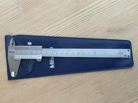 Se vende Balanza de la prestigiosa marca Americana RCBS para recargas precisas y regalo pie de rey calibre 11