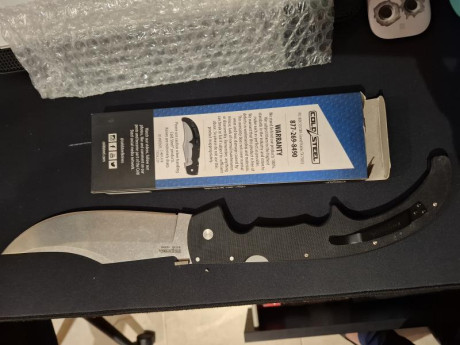 Vendo cold steel espada totalmente nueva,siempre en vitrina.
Se encuentra en tarragona.
200 euros,portes 01