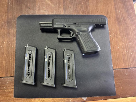 Vendo Glock 44 comprada en octubre 2025, único dueño.

Precio 500€, se da con un cargador adicional.

Cayetano 02